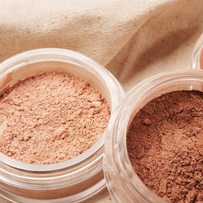 Dispozitiv de extracție în contracurent la temperatură joasă pentru materii prime cosmetice